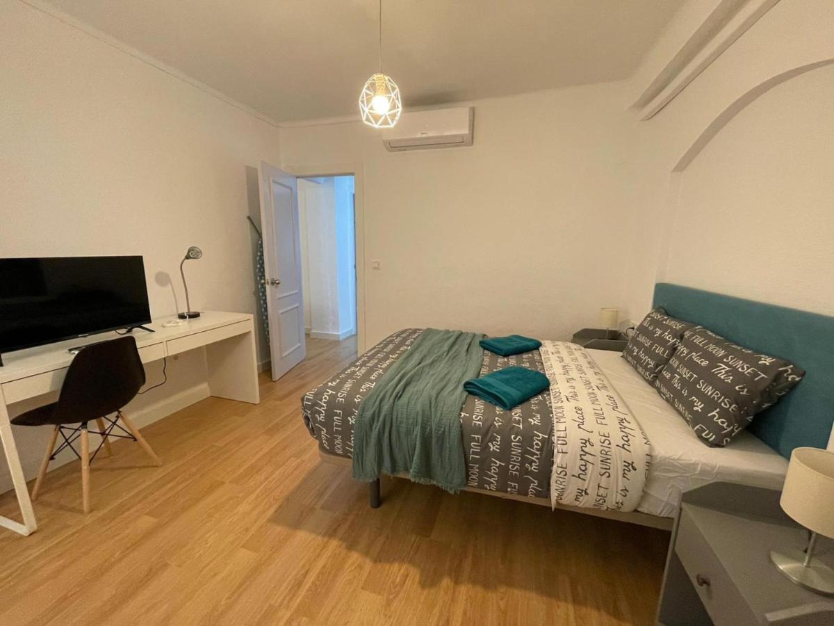 Holidays2Malaga 2 Bedroom Armengual De La Mota Close Shopping Center Εξωτερικό φωτογραφία