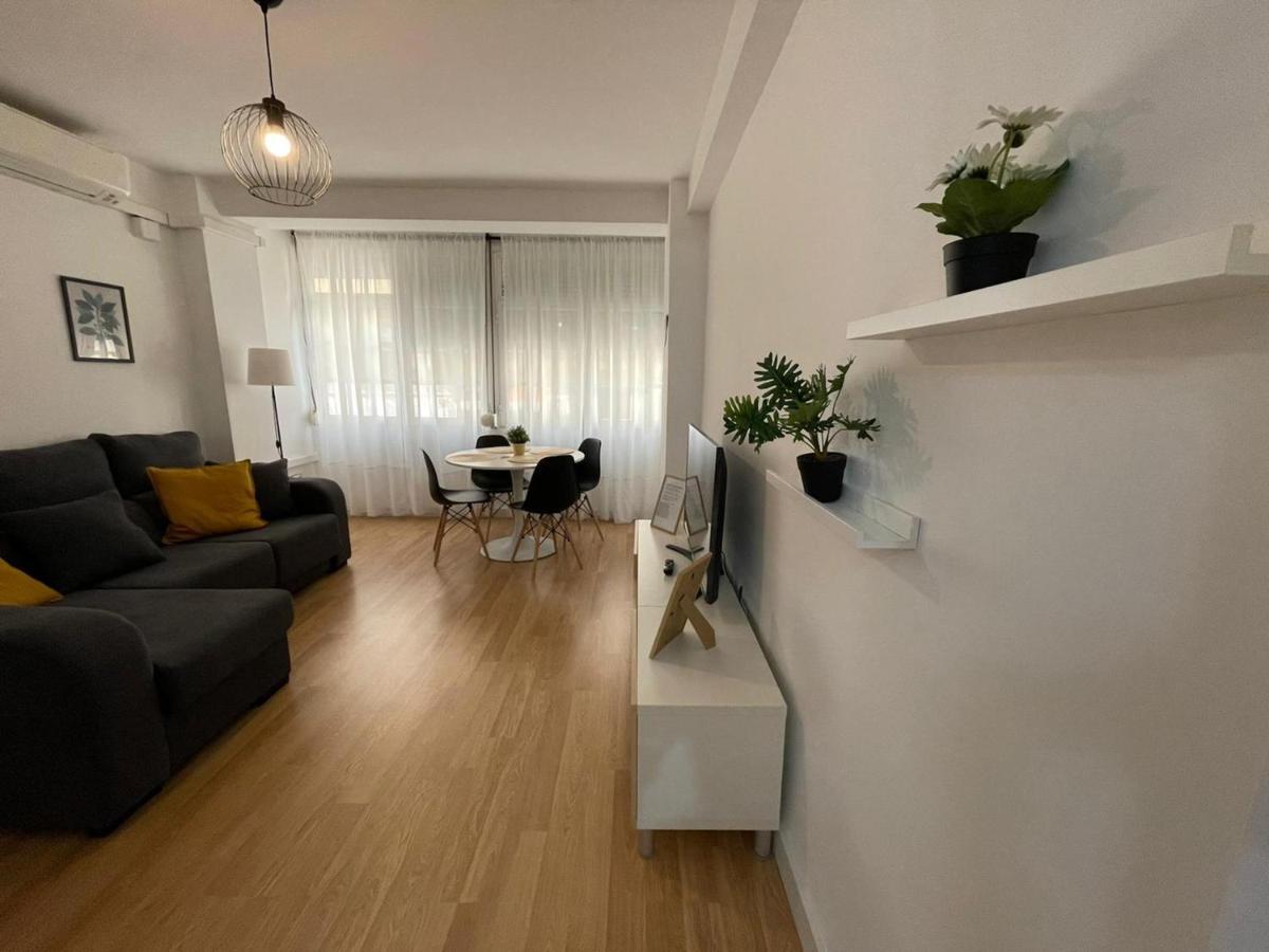 Holidays2Malaga 2 Bedroom Armengual De La Mota Close Shopping Center Εξωτερικό φωτογραφία