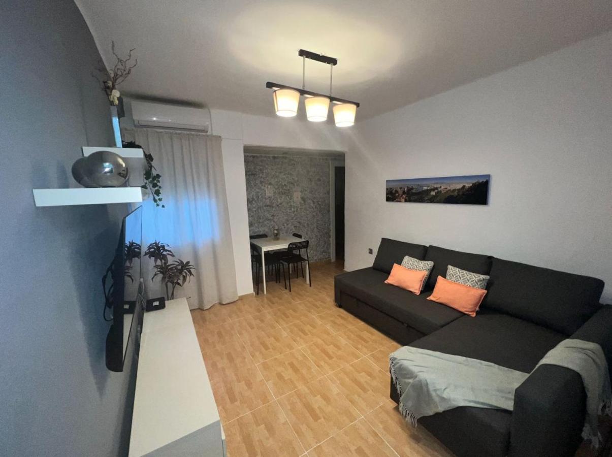 Holidays2Malaga 2 Bedroom Armengual De La Mota Close Shopping Center Εξωτερικό φωτογραφία